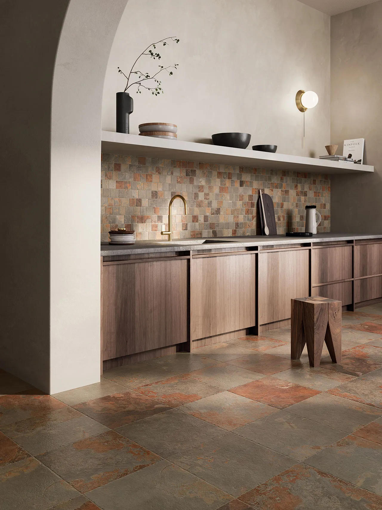 Flise i køkken med kobber nuancer