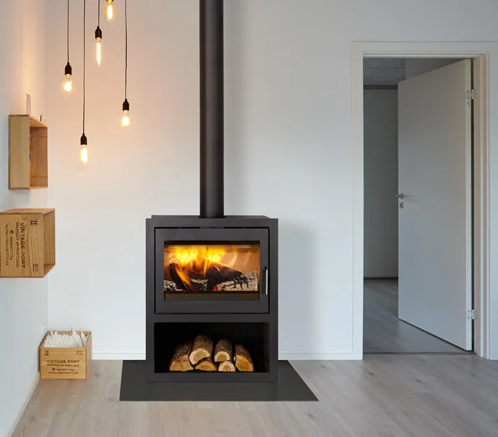 Meteor brændeovn i dansk stue